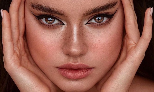 نحوه آرایش کردن صورت گرد