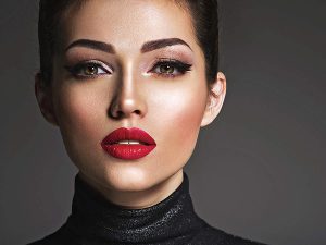 آرایش دودی مخصوص چشم‌های پف‌دار: راهنمای کامل