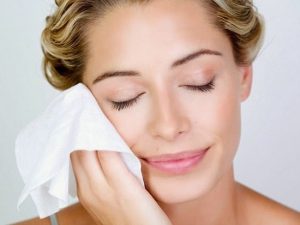 استفاده از پاک کننده آرایش :راهنمای جامع روشهای صحیح